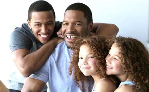 Michael strahan jr är inte involverad i något slags yrke så att vi inte kan utvärdera hans nettovärde och lön. Michael Strahan Jr Bio, Age, Net Worth, Salary ...