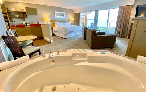 Great deals on holiday rentals in vancouver from all the top sites. Vancouver Island Hot Tub Suites - Hotel & Resort In-Room ...