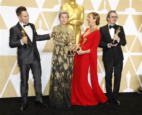 Jodie foster and jennifer lawrence present frances mcdormand with the oscar® for best actress for her performance in three billboards outside ebbing. Frances McDormand ganó como Mejor actriz de los Oscar 2018