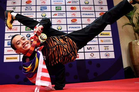 Farah ann binti abdul hadi atau lebih dikenali sebagai farah ann adalah merupakan atlet gimnastik artistik malaysia. Farah Ann, Julian Yee, And 8 More Athletes Who Won Gold ...