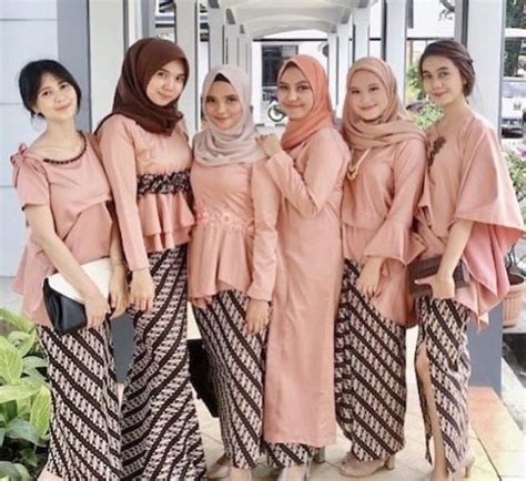 Model gamis polos 2 warna terbaru davina gamisalya com. Model Gamis Polos Warna Peach | Warna, Model, Feminin