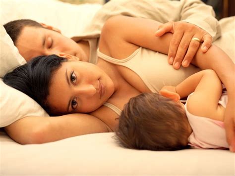 Istri dengan bos, hehehe, tetapi ya di ranjang ya. Co-Sleeping Bad For Kids? These Parents Kept It Secret ...