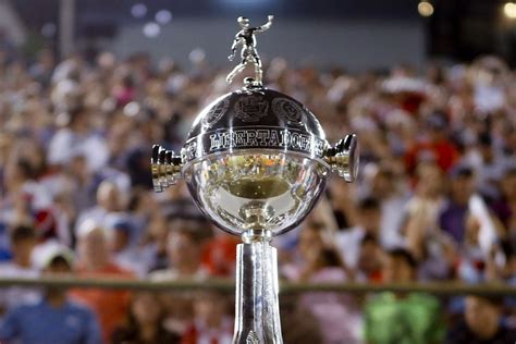 A copa libertadores da américa ou taça libertadores da américa (em espanhol: Copa Libertadores da América, sabor Brasil | AcheiUSA