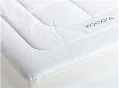 The cover of this isocool mattress pad can be washed in the case of stains. Best Cooling Mattress Pad & Topper Reviews 2020 - Top 5 Picks