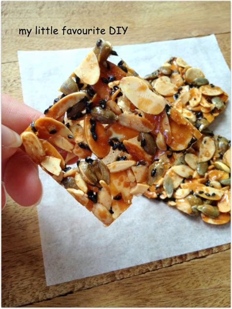 Florentine cookies are popular chinese new year cookies. Diy Florentine Powder - Florentine Asian Statuary with ...