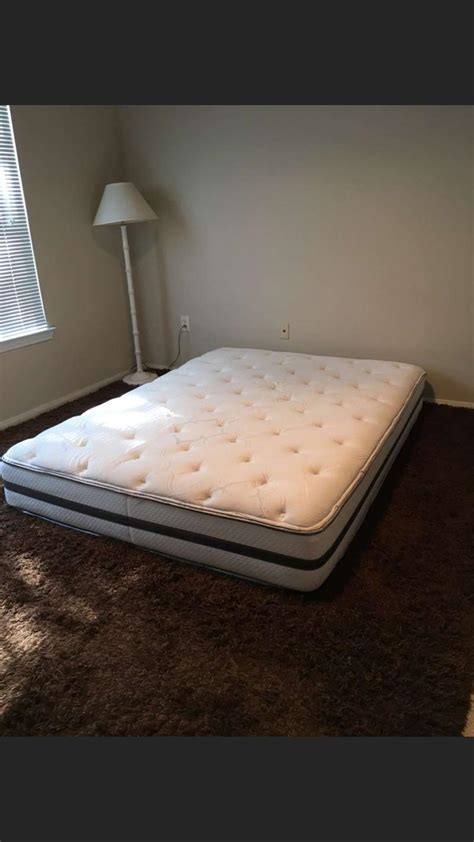 Affordable mattress of dallas is a company dedicated to offering our customers the right product at there are over 257 cities in dallas with companies in the mattresses category. Queen Simmons Beautyrest Recharge Signature Select Ashaway ...