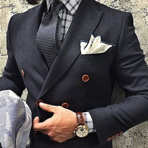 Männer style herren mode outfit anzug kombination stylische männer mann. Elegante Kombination mit schön abgestimmtem Mix aus Mustern und dezenten Farben. | Männer outfit ...