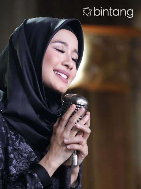Krisdayanti saat menghadiri acara konferensi pers peluncuran ost surga yang tak dirindukan 2 yang berjudul dalam kenangan di md place, setiabudi, jakarta selatan, rabu (14/12). Alasan Melly Pilih Laudya Cynthia Bella Nyanyikan Lagu ...