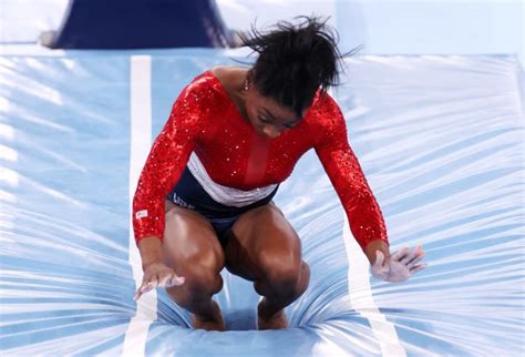 Simone biles skriver historia utan att segra. אולימפיאדה: סימון ביילס חשפה מדוע פרשה מהגמר | ספורט 1