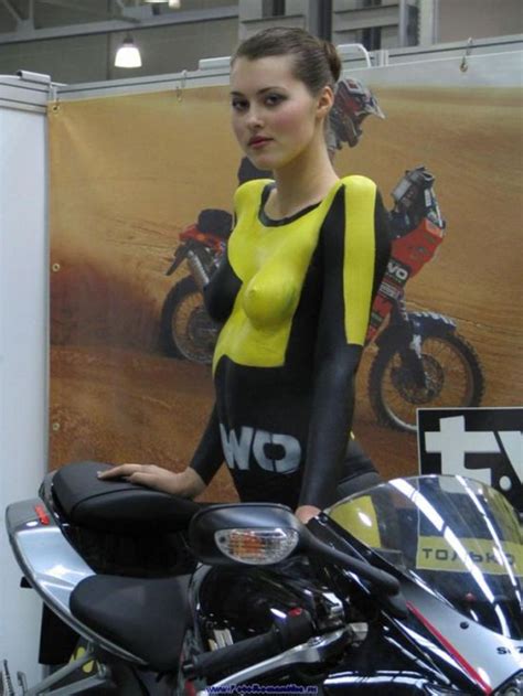 Download any of these amazing motorcycle pictures and images for free! Girls from Bike Shows (76 pics)