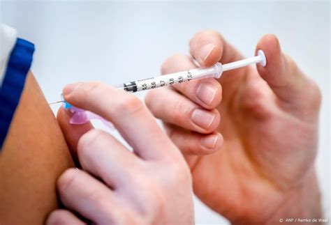 Juridische uitvoerbaarheid & effectiviteit vaccinatiebewijs. Medisch directeur Pfizer: te vroeg voor vaccinatiebewijs ...