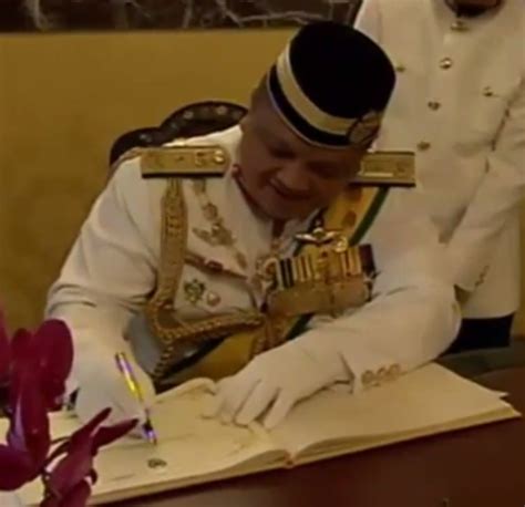 Ensembel diraja ini hanya dimainkan di dalam. WARISAN RAJA & PERMAISURI MELAYU: Wakil Raja-Raja Yang ...