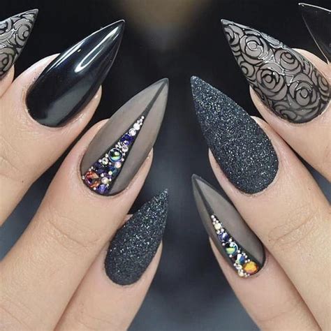 Hoy vamos a hacer un tutorial paso a paso de como rellenar uñas. Gothic Nails | 40 Stunning Gothic Nail Art Designs