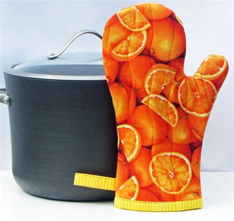 Safeguard your hands with gorgeous oven gloves in single and double, while you whip up your favourite recipes. Oranges, quilted oven mitt, oven glove,Insulated oven mitt ...