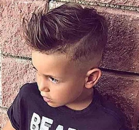 Coole frisuren und stylings für jungs | dm.de junge mit seitenscheitel coole frisuren für jungs. Coole Frisuren Jungs 2020