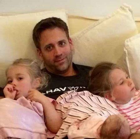 Moreover, he shares three kids with his spouse erin manning kellerman. 7 Facts About Erin Manning Kellerman - Max Kellerman's ...