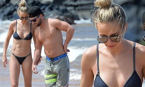 Long distance relationships don't really do anything for our libidos needs now do they? Lauren Bushnell flaunts her toned body in tiny bikini with ...