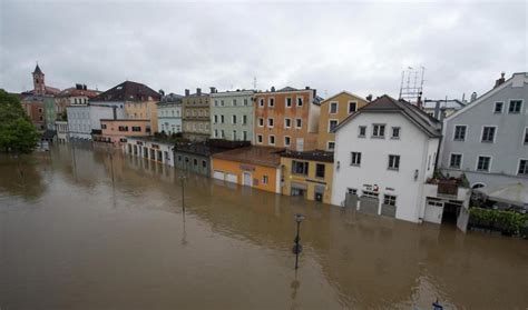 Sono caduti 148 litri di pioggia per metro quadrato in 48 ore. Allarme maltempo, in Germania alluvione peggiore del 2002 ...