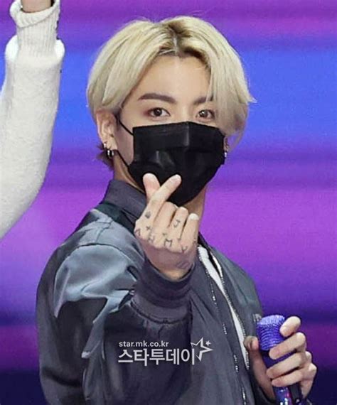 For the past few months, jungkook has consistently surprised bts fans with his stunning new hair looks. BTS's Jungkook Amazes Fans With New Blond Hair | My StarBiz