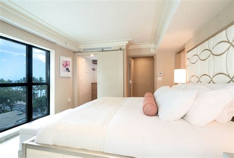 Luxury Suites, 2 Bedrooms + Den | Luxury Hotel in Honolulu ...