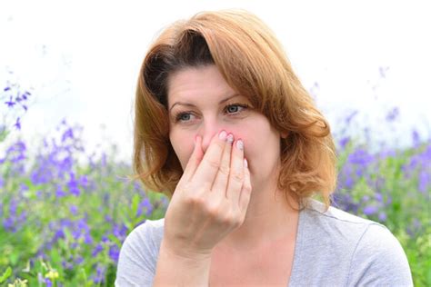 Normaal komen pollen in de lucht doordat de lucht, als die beweegt. Hooikoorts symptomen: hoe kom je van je lentekriebels af?