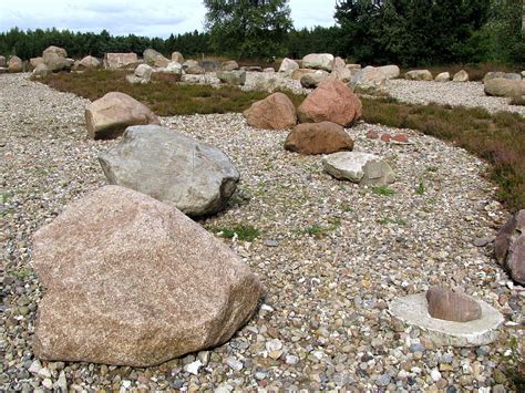 Kein künstliches material kann diese ausstrahlung vermitteln. Garten der Steine II Foto & Bild | landschaft, garten ...