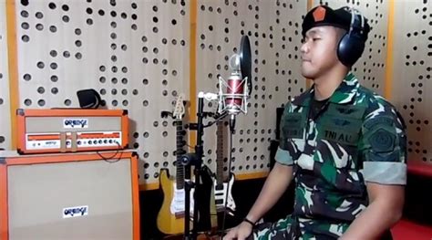 Empat anak muda mendapat perhatian apabila menyanyikan semula lagu terbaharu nyanyian justin bieber ft luis fonsi & dady yankee berjudul despacito. Super Keren, Gubahan Lagu 'Despacito' Versi Anggota TNI ...