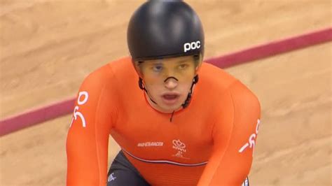 Jeffrey hoogland start op de sprint en matthijs büchli krijgt op keirin de. Debutant Lavreysen sensationeel naar finale sprinttoernooi ...