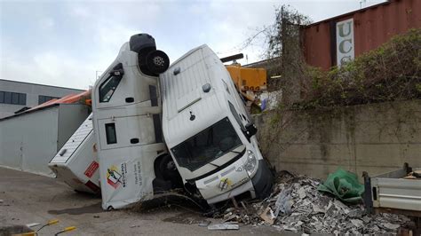 Rubati soldi e pistola della guardia giurata. Spari e assalto, nella notte rapinano portavalori ...