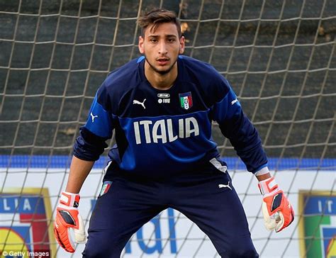 Gianluigi donnarumma was heading for the dugout, exiting the game to be replaced by salvatore sirigu. AC Milan goalkeeper Gianluigi Donnarumma is a piece of art... he's already worth £120m, insists ...