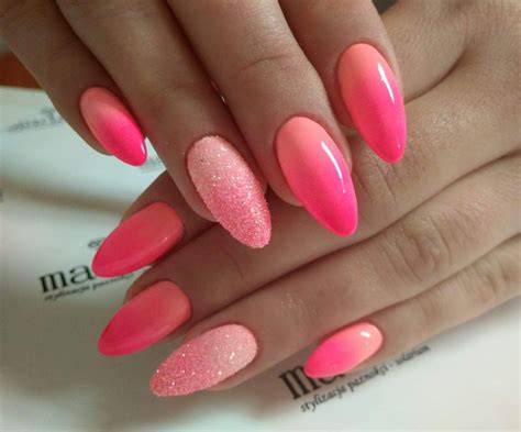 Ombre oval nails, are you looking for nails summer designs easy that are excellent for this summer? Ombre Letní Gelové Nehty