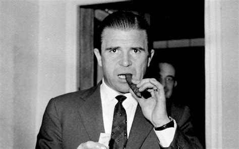 Réfugié à vienne, czibor signe à la roma par l'intermédiaire de györgy sárosi. Et si la Hongrie avait battu la RFA en 1954 ...
