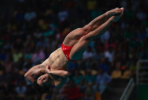 As the women have been getting rolling in the women's 3m springboard competition, the semifinal was held on saturday, august 13. Olympics on Twitter: "Cao Yuan (#CHN) dives into #gold in ...