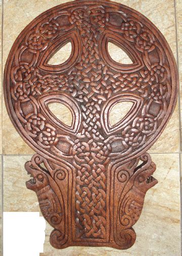 Modern wooden wall decor design ideas and living room interior wall decorating ideas 2021 from decor puzzle channelwooden wall decorations for home interior. BF Celtic Cross with Hounds Gifts For Home For Wall at Irish on Grand | Wood crafts, Celtic ...