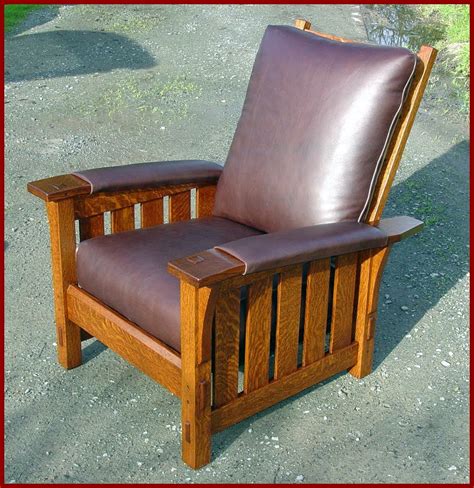 If there is a single piece of furniture that is a stickley design to the t, it is the morris chair. Voorhees Craftsman Mission Oak Furniture - Gustav Stickley ...