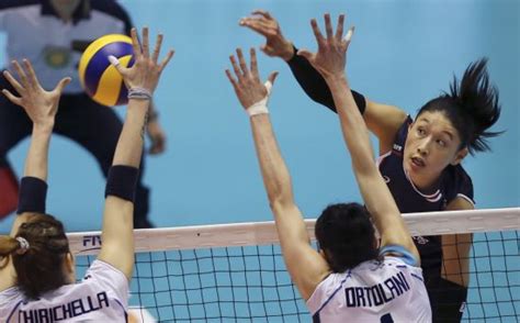 하지만 국제 배구 대회 중 올림픽 다음으로 권위있는 대회이며, fivb 세계랭킹의 산정 근거가 되는 예선 때 홍성진 감독이 팀을 맡았던 것과 달리 본선 때는 차해원 감독이 팀을 이끌고 있기 때문에. 여자배구 올림픽예선 한국, 1차전서 이탈리아에 아쉬운 패배 ...