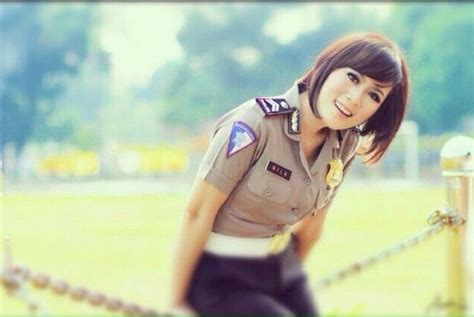 Pp couple terpisah viral 2021, nampaknya tengah dikuasai oleh pp anak kecil lucu viral tiktok. Polwan Cantik Foto | Anime Wallpaper