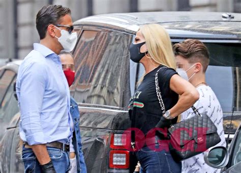 Federica panicucci a 49 anni vive un'estate all'insegna dell'amore. Federica Panicucci torna alla normalità con Marco Bacini e ...