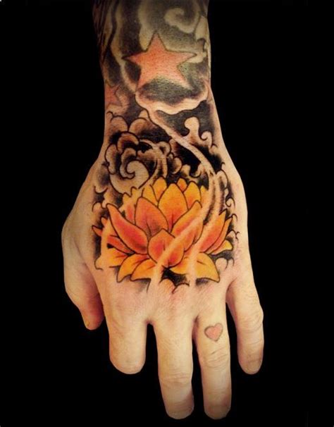 Maybe you would like to learn more about one of these? Inspirasi Baru 21+ Gambar Tato Bunga Teratai Di Tangan