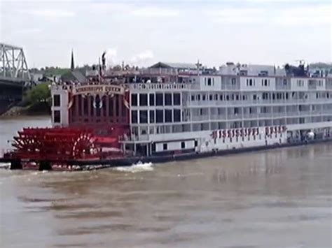 Según corky laing, baterista de mountain, todo empezó cuando vio a la novia de un amigo de él. The Mississippi Queen Leaving Cincinnati - YouTube