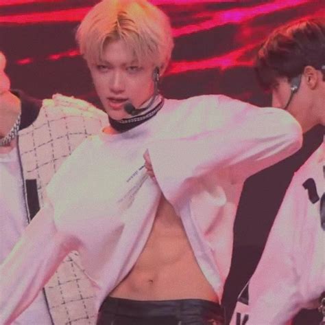 Yes we like guys with abs. OMFG AAAAAAAAAAHHHHHH | Felix stray kids, Felix, Hot abs