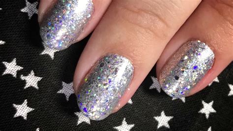 I am wondering now about two things. How to get a smooth finish with CND Shellac and Glitter ...