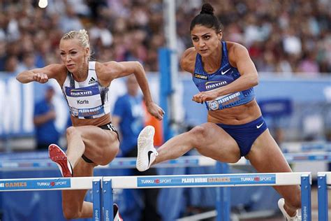 01:05 annimari korte jyväskylän motonet gp:n mediatilaisuudessa. Nooralotta Neziri itki, kun EM-kisat peruttiin, mutta ...