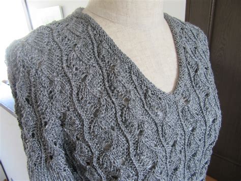 Simple knitted top by me, for me. knitting diary 透かし模様セーター完成