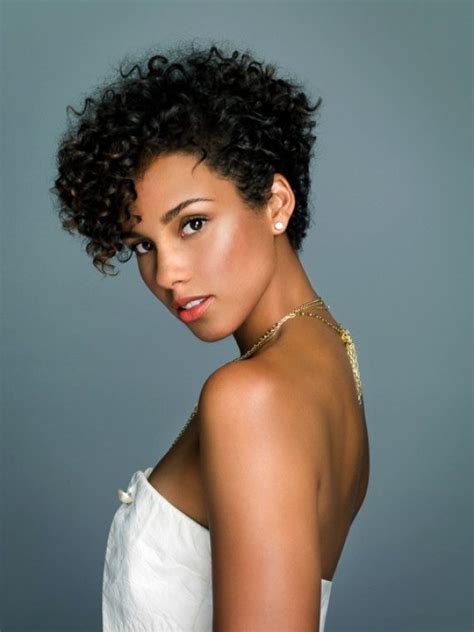 This haircut is all about shapes. Natural celebrities: Alicia keys | Short Natural Hair and ...