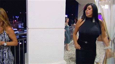 Your comment has been submitted for review. RealityTVGIFs — The new queen of RealityTVGIFs has arrived.