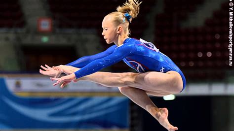 At the 2020 tokyo olympics, she led the russian olympic committee to gold in the team competition. #4 Floor Music - Angelina Melnikova - YouTube