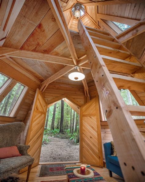 Sara jean underwood is an american model, television host, and actress who was chosen as the playmate of the month for the july 2006 issue o. Photo 8 of 13 in This Dreamy Diamond Cabin Is Straight Out ...