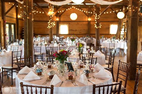 Dj kelli burns, whitling photography, to the booth. Lingrow Farm Wedding Photos