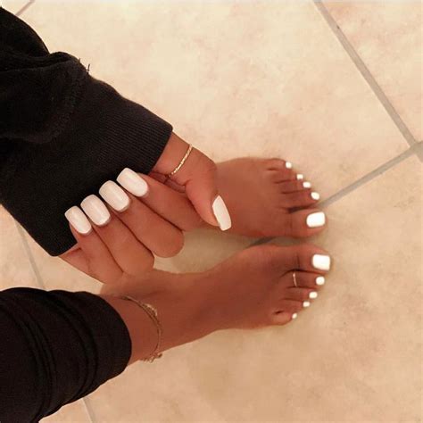 Diy false acrylic toes | acylic toes on a budget‼️ no acylic powder. Matching white hand and toe nail style. White clean nail ...